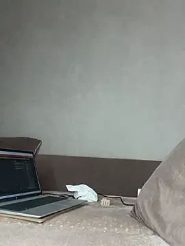 Snapshot of LaraVoosh chatting on 7, 7, 2026 LaraVoosh online show from 7, 7, 2026