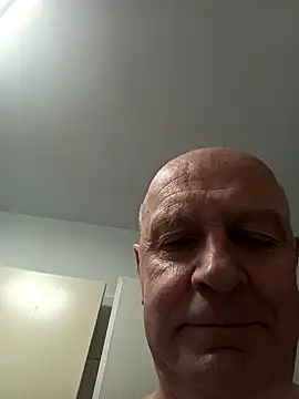 Snapshot of rudy-kralik chatting on 7, 11, 2025 rudy-kralik online show from 7, 11, 2025