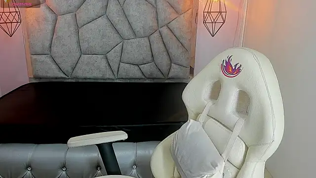 Addyy 02 online show from 26, 3, 2026