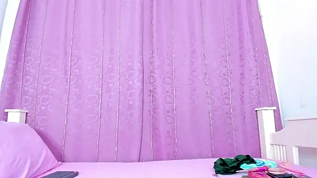 nahomy smiith online show from 30, 10, 2025