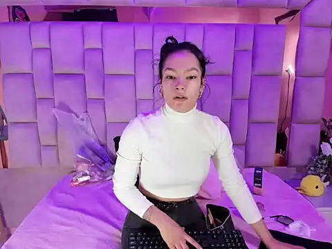 Gisell Squirt  online show from 27, 11, 2025