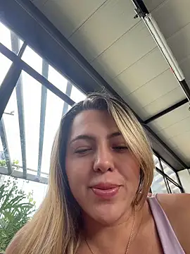 Snapshot of camila_vanucci- chatting on 8, 6, 2026 camila vanucci- online show from 8, 6, 2026