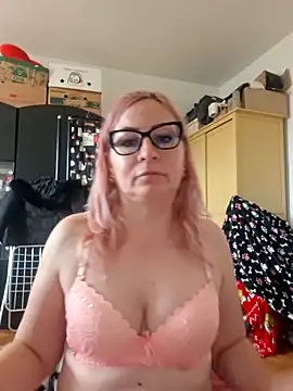 Snapshot of vivonivo chatting on 17, 10, 2025 vivonivo online show from 17, 10, 2025