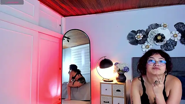 sunny maya  online show from 9, 10, 2025