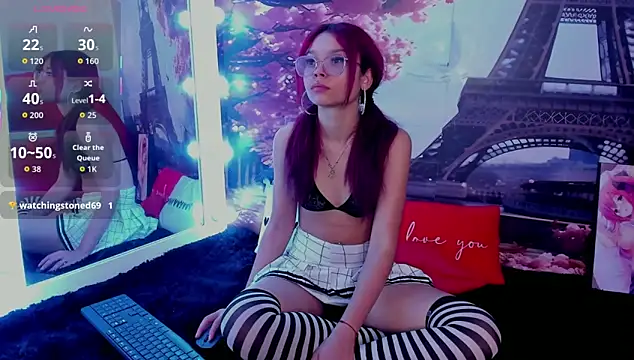 Snapshot of little_ellie_1 chatting on 8, 11, 2025 little ellie 1 online show from 8, 11, 2025