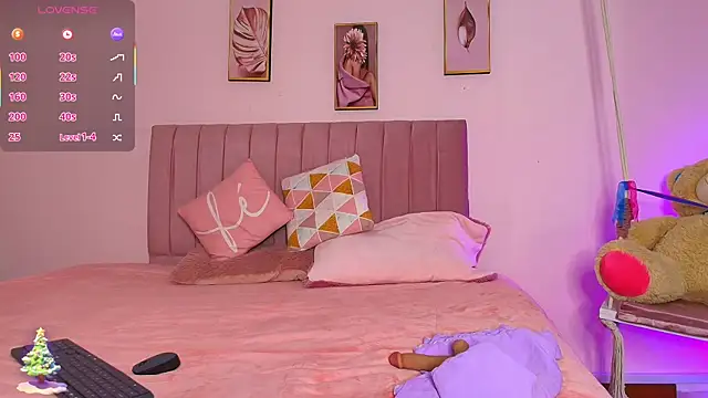 Snapshot of little_ellie_1 chatting on 2, 12, 2025 little ellie 1 online show from 2, 12, 2025