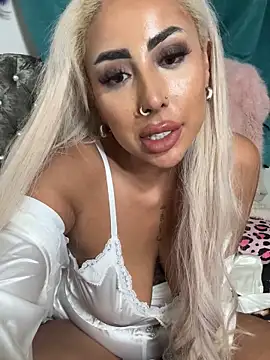 Snapshot of zara_bellexx chatting on 13, 6, 2026 zara bellexx online show from 13, 6, 2026