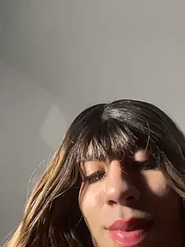 SiaraRealist online show from 15, 11, 2025