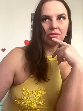 Snapshot of MIRAA_LUV chatting on 30, 4, 2026 MIRAA LUV online show from 30, 4, 2026