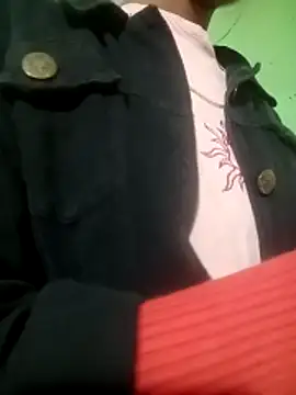 Snapshot of Mahi677 chatting on 4, 12, 2025 Mahi677 online show from 4, 12, 2025