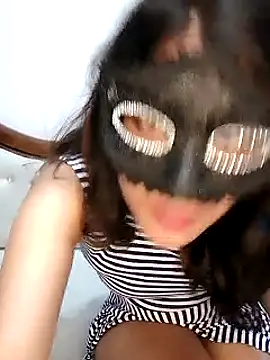 Lovebirdss online show from 12, 11, 2025