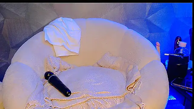 Snapshot of Horny_beautyyy chatting on 17, 11, 2025 Horny beautyyy online show from 17, 11, 2025