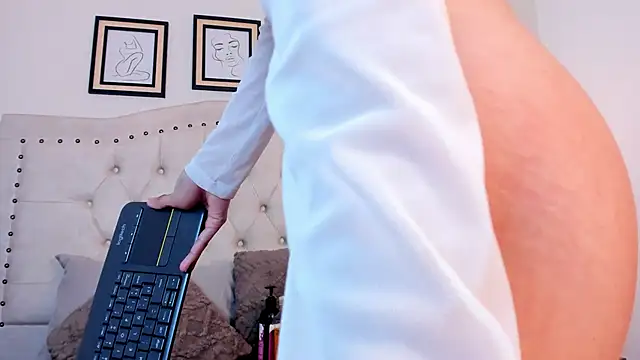 Snapshot of amely_santana chatting on 7, 11, 2025 amely santana online show from 7, 11, 2025