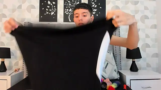 Snapshot of amely_santana chatting on 25, 11, 2025 amely santana online show from 25, 11, 2025