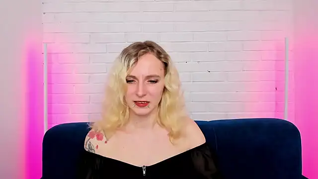 LikiLips online show from 2, 11, 2025