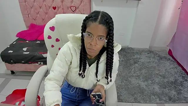 thianahorny online show from 16, 2, 2026