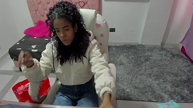 thianahorny online show from 17, 2, 2026