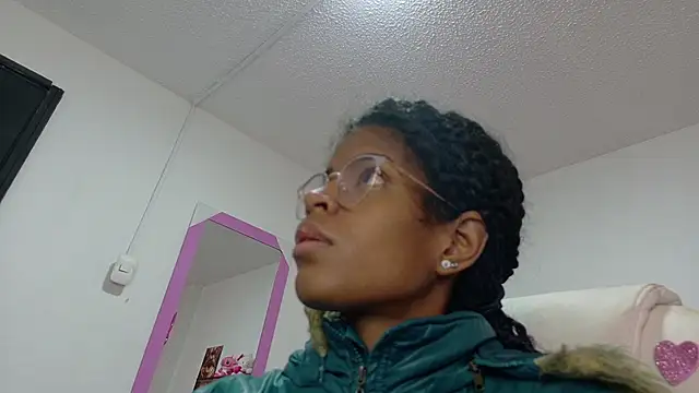 thianahorny online show from 10, 3, 2026