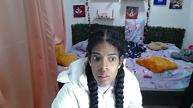 Snapshot of thianahorny chatting on 6, 6, 2026 thianahorny online show from 6, 6, 2026