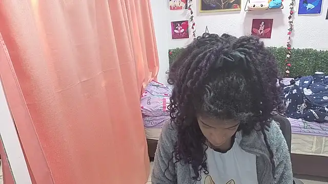 Snapshot of thianahorny chatting on 14, 7, 2026 thianahorny online show from 14, 7, 2026