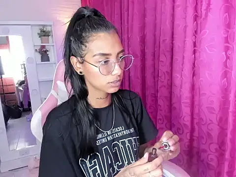 KarlaSlutSkinny   online show from 15, 4, 2026