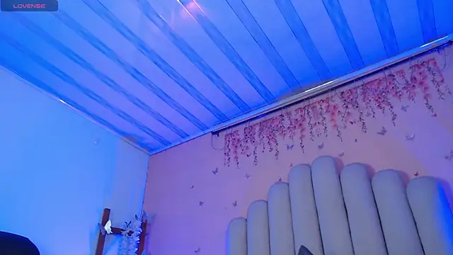 SweetRenata  online show from 13, 11, 2025