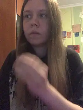 Snapshot of LunaVirelle chatting on 27, 5, 2026 LunaVirelle online show from 27, 5, 2026