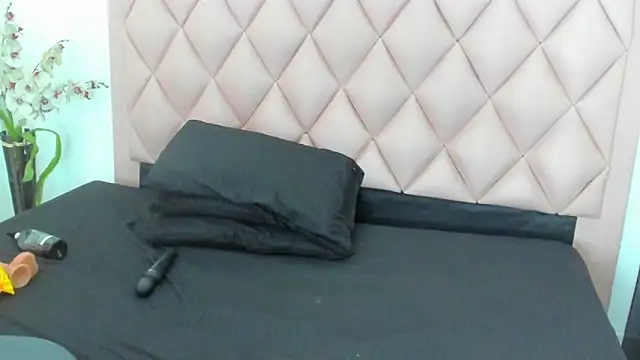 Rosse  Carter1 online show from 3, 6, 2026