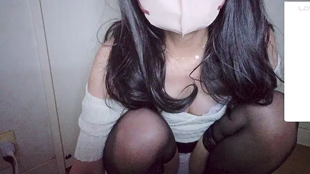 Snapshot of mai_cha00 chatting on 27, 10, 2025 mai cha00 online show from 27, 10, 2025