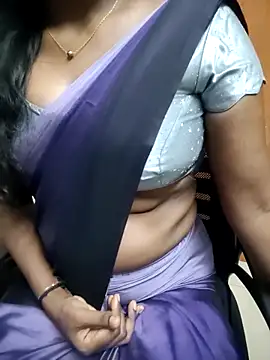 Snapshot of Tamilmallu-duskygirl03 chatting on 16, 6, 2026 Tamilmallu-duskygirl03 online show from 16, 6, 2026