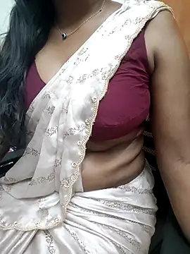 Snapshot of Tamilmallu-duskygirl03 chatting on 8, 7, 2026 Tamilmallu-duskygirl03 online show from 8, 7, 2026