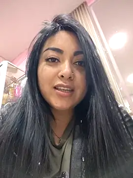 Victoria Jonhss online show from 27, 10, 2025