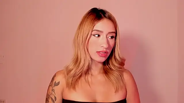 Snapshot of Ashleyroys_111 chatting on 14, 10, 2025 Ashleyroys 111 online show from 14, 10, 2025