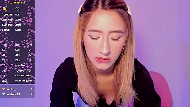 Snapshot of Ashleyroys_111 chatting on 19, 10, 2025 Ashleyroys 111 online show from 19, 10, 2025