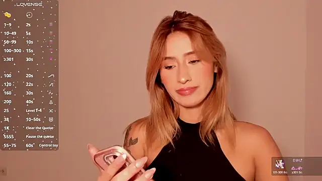 Snapshot of Ashleyroys_111 chatting on 13, 12, 2025 Ashleyroys 111 online show from 13, 12, 2025