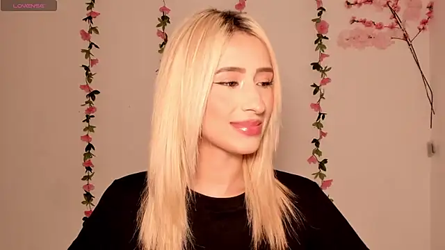 Snapshot of Ashleyroys_111 chatting on 13, 3, 2026 Ashleyroys 111 online show from 13, 3, 2026