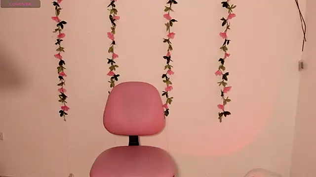 Snapshot of Ashleyroys_111 chatting on 16, 3, 2026 Ashleyroys 111 online show from 16, 3, 2026