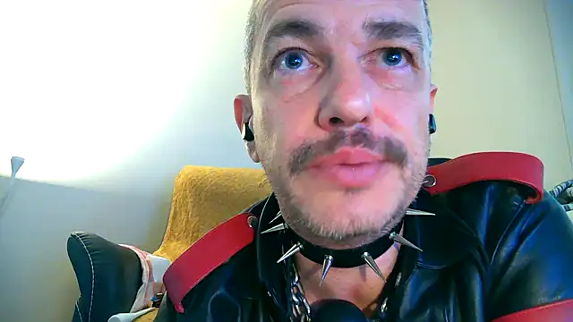 Snapshot of Nyctalopie8579 chatting on 9, 11, 2025 Nyctalopie8579 online show from 9, 11, 2025