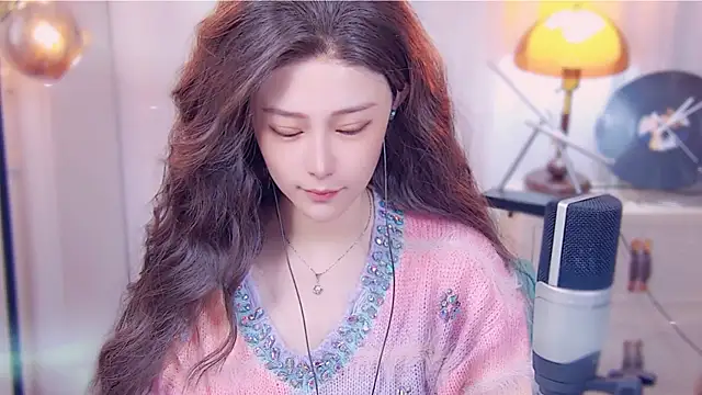 Snapshot of cherry-fa chatting on 14, 10, 2025 cherry-fa online show from 14, 10, 2025