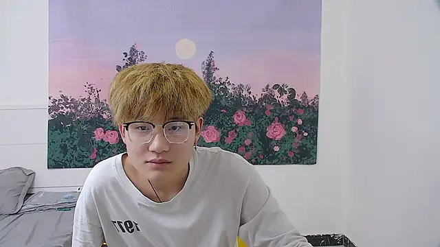 KK-cuteboy online show from 12, 4, 2026
