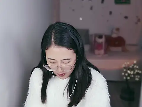 Queena  online show from 12, 1, 2026