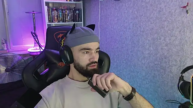 Snapshot of Nik_Namee chatting on 10, 10, 2025 Nik Namee online show from 10, 10, 2025