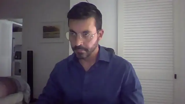 Snapshot of DrDreAu chatting on 31, 10, 2025 DrDreAu online show from 31, 10, 2025