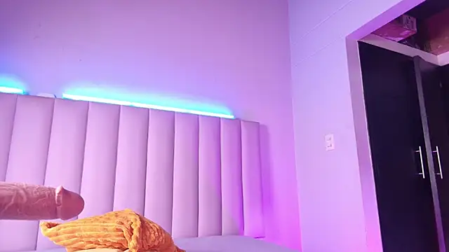 NatalieHeaveen online show from 4, 12, 2025