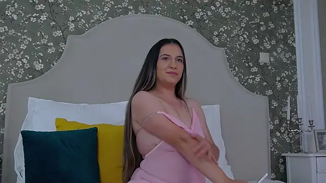 TesaQuinn online show from 10, 10, 2025