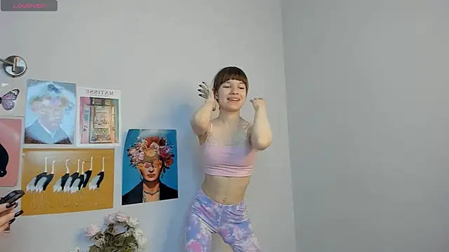 Snapshot of PearlMystic chatting on 18, 11, 2025 PearlMystic online show from 18, 11, 2025