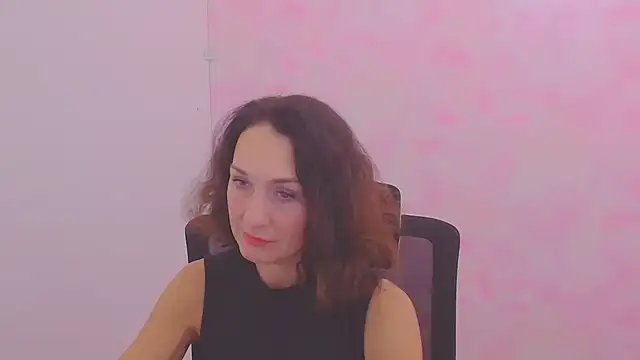 Snapshot of Rosie_Rosee chatting on 4, 11, 2025 Rosie Rosee online show from 4, 11, 2025