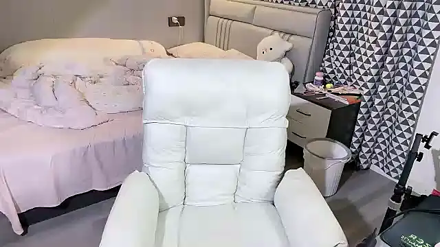 xiaoguaiss online show from 14, 4, 2026