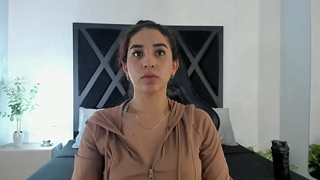 Vittoria Conti  online show from 30, 6, 2026