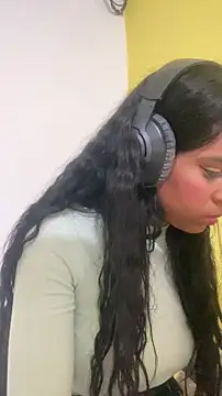 Snapshot of thepicis chatting on 21, 10, 2025 thepicis online show from 21, 10, 2025